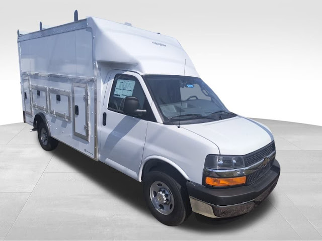 2025 Chevrolet Express Commercial Cutaway Work Van
