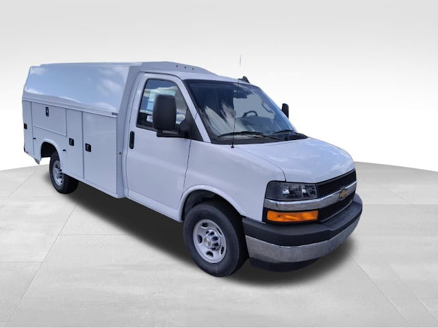 2025 Chevrolet Express Commercial Cutaway Work Van