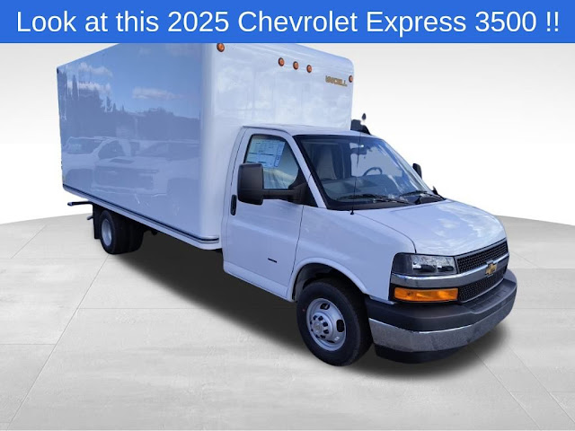 2025 Chevrolet Express Commercial Cutaway Work Van 17' Unicell Box