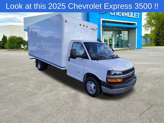 2025 Chevrolet Express Commercial Cutaway Work Van 17' Unicell Box