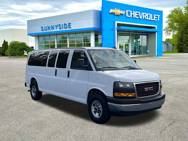2025 GMC Savana Passenger LT